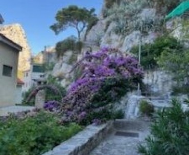 Wejście na  Fort Mirabela